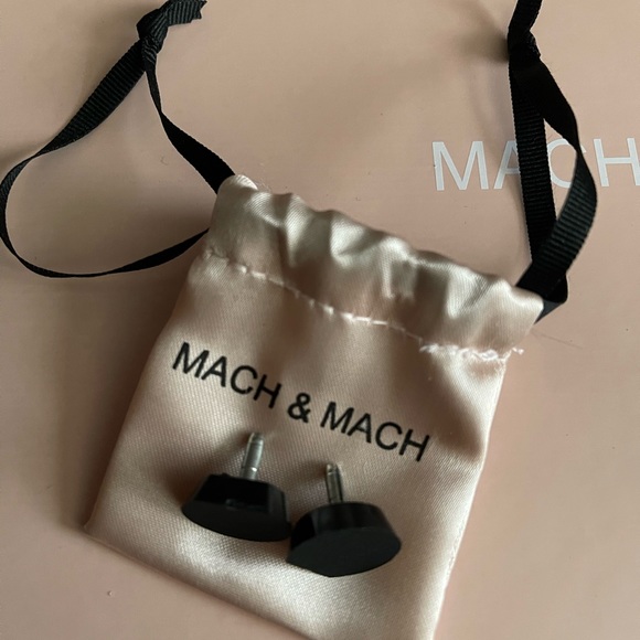 Mach and Mach brand and size 38 someone size 7/7.5 will fit perfectly. - Picture 4 of 5